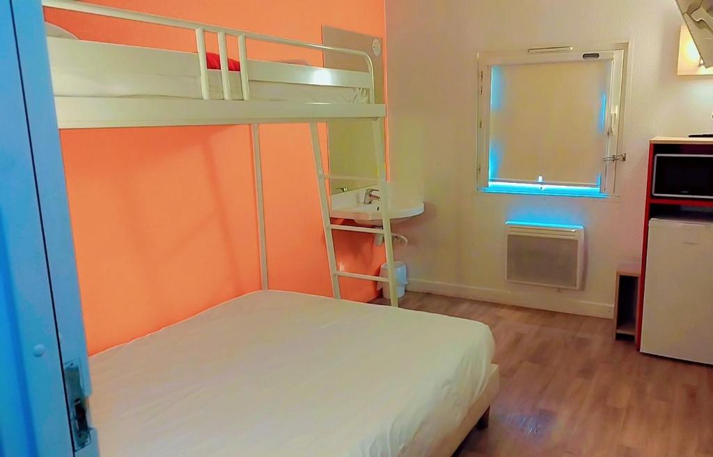 Premiere Classe Troyes Sud - Parc St Thibault - 标准房间 -  1双床1单人床共享浴室