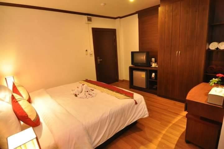 Hemingway's Hotel - Resim 15