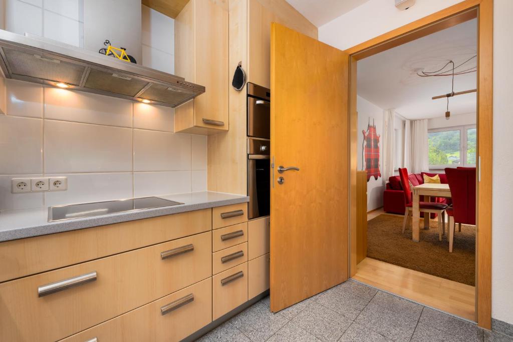 Kuchyň nebo kuchyňský kout v ubytování Haus Röcken
