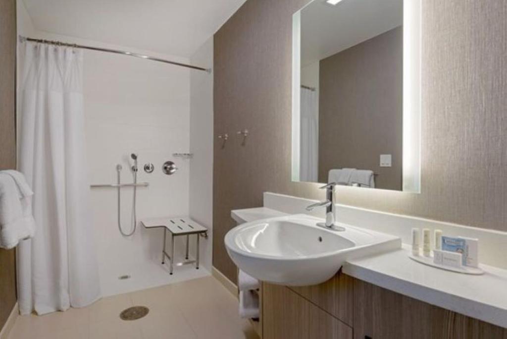 SpringHill Suites by Marriott Hampton Portsmouth photo