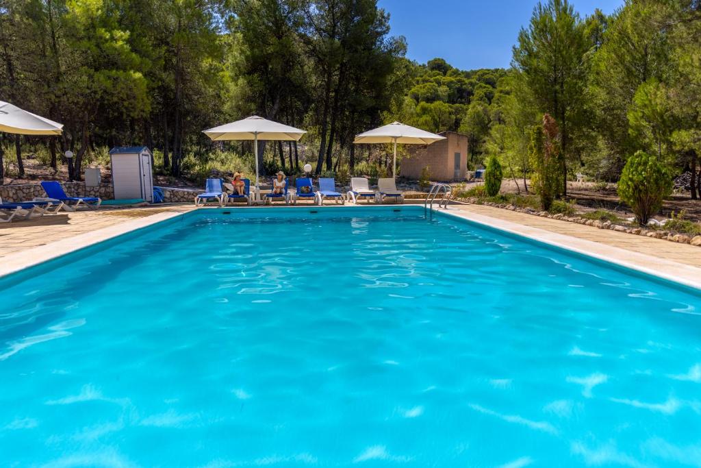 Bazén v ubytování Hotel Rural Mas Fontanelles nebo v jeho okolí