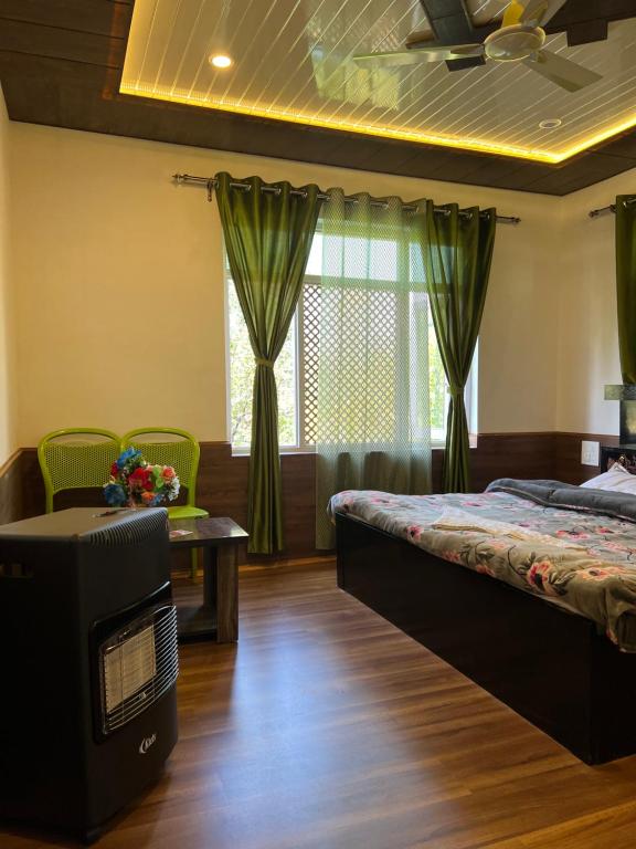 Postel nebo postele na pokoji v ubytování Everest Guest House