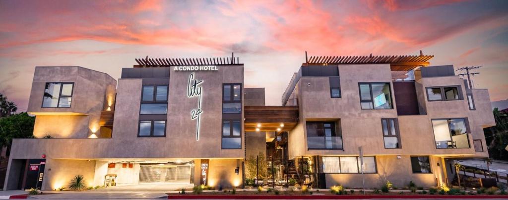 City24 Condo Hotel Little Italy Mission Hills photo
