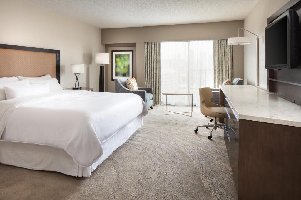 The Westin Kansas City at Crown Center - King Room Met Aangepaste Bad - Mobiliteit Toegankelijk