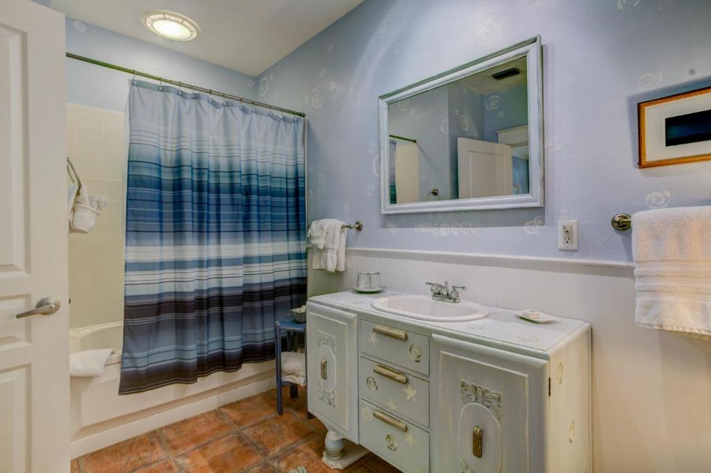 Anchor Inn NSB Bed and Breakfast - Deluxe Queen Suite - No Amigable Con Las Mascotas