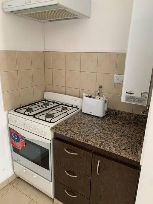 Una cocina o kitchenette en Excelente dpto en Cordoba