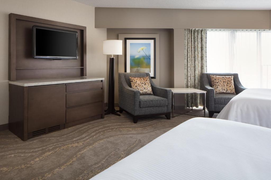 The Westin Kansas City at Crown Center - Traditionele Tweepersoonskamer Met Twee Tweepersoonsbedden En Roll -in Douche - Mobiliteit En Gehoor Toegankelijk