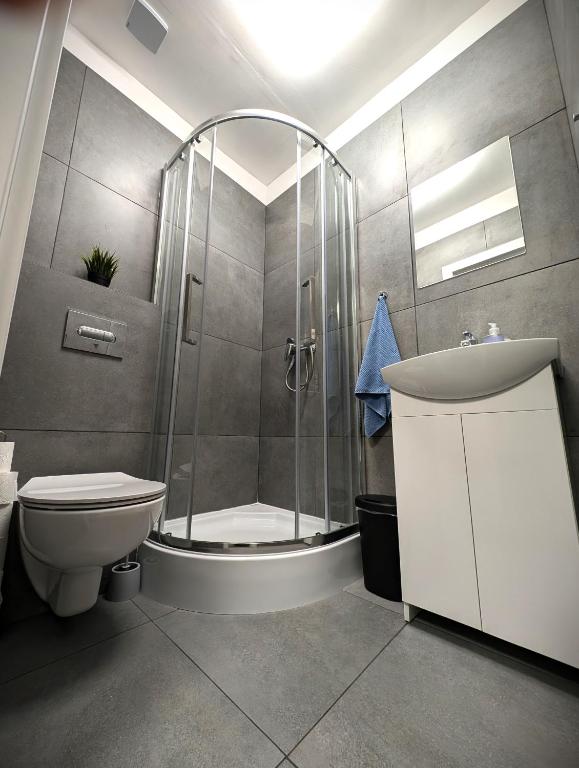 Baraczek Lotnisko Leszno - Habitación Familiar Con Baño Privado