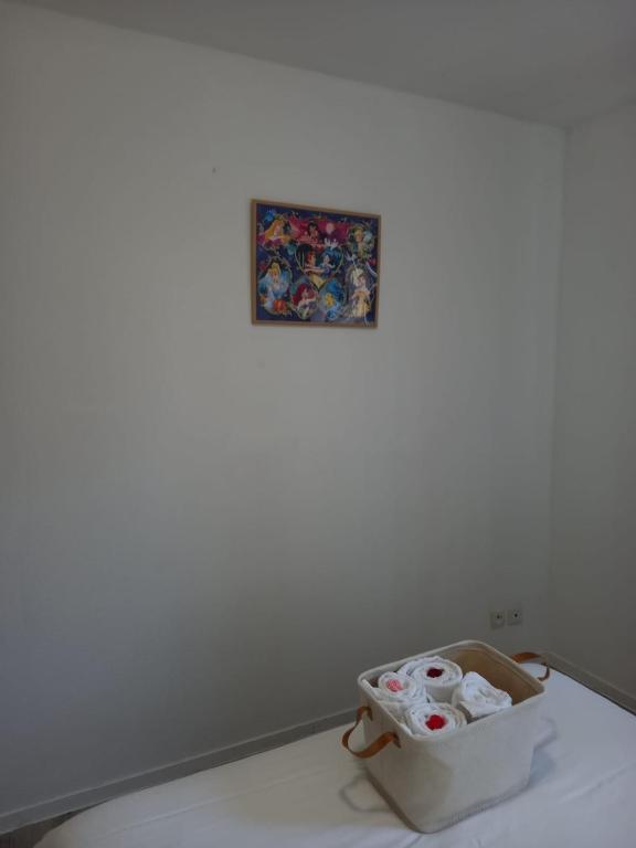 Łóżko lub łóżka w pokoju w obiekcie C016 Appartement 10 MIN de Disneyland Paris