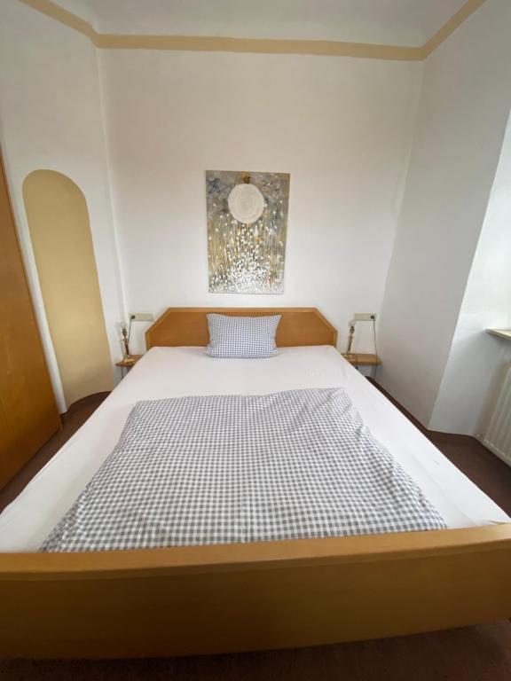Postel nebo postele na pokoji v ubytování Landgasthof Goldener Löwe Mainbernheim