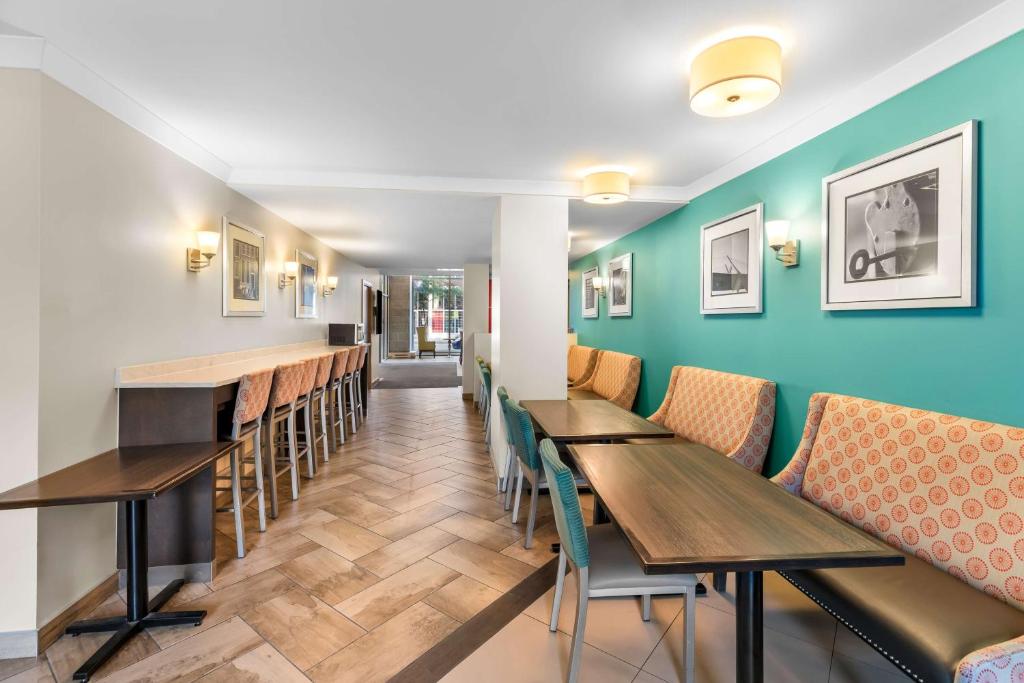 Best Western Plus Hotel Montreal - Resim 12