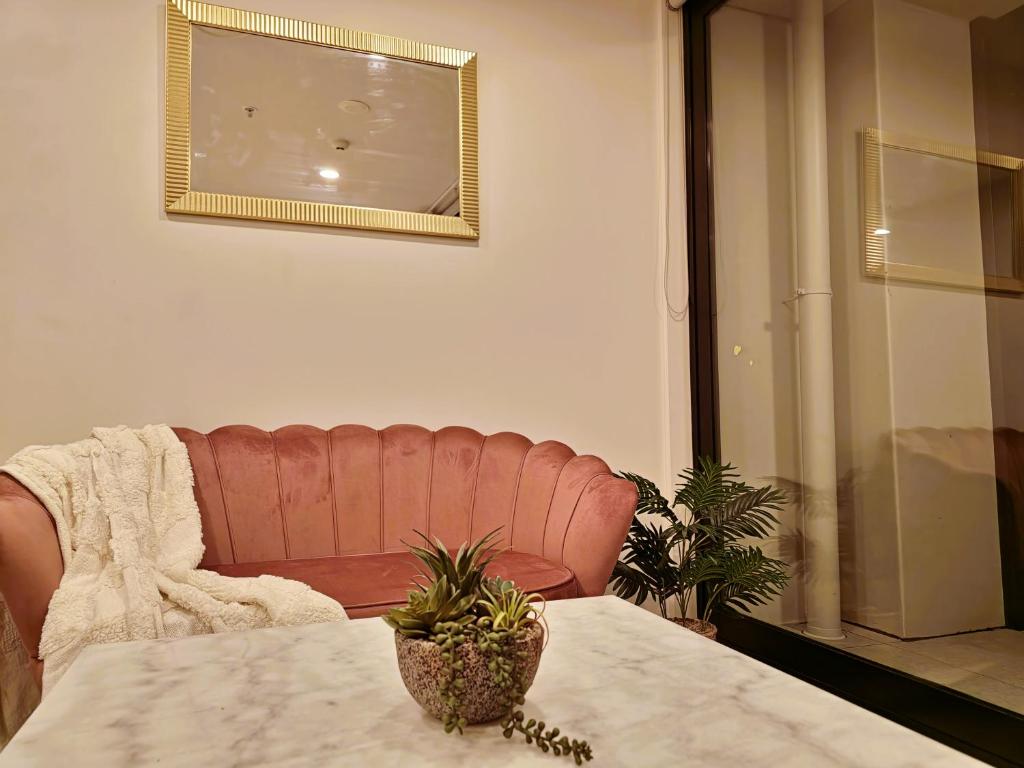 Urban Haven - Spa, Pool and Patio