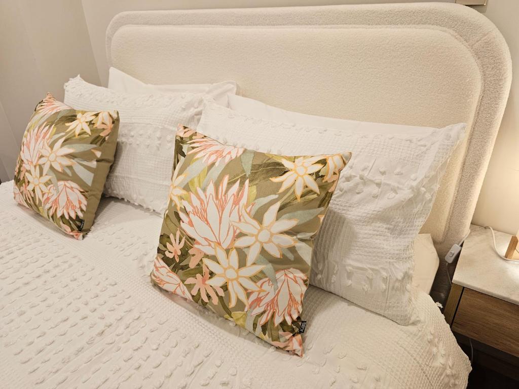 Urban Haven - Spa, Pool and Patio - Resim 12