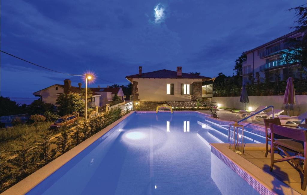 Bazén v ubytovaní Nice Home In Icici With Wifi alebo v jeho blízkosti