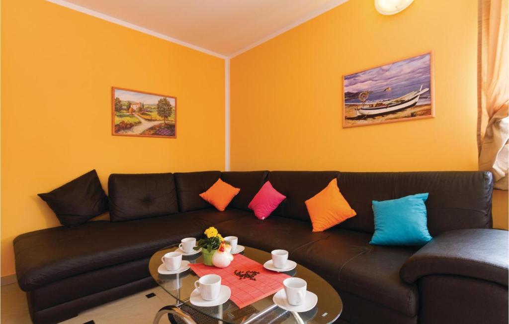 Część wypoczynkowa w obiekcie Holiday Home Betiga Betiga Ii