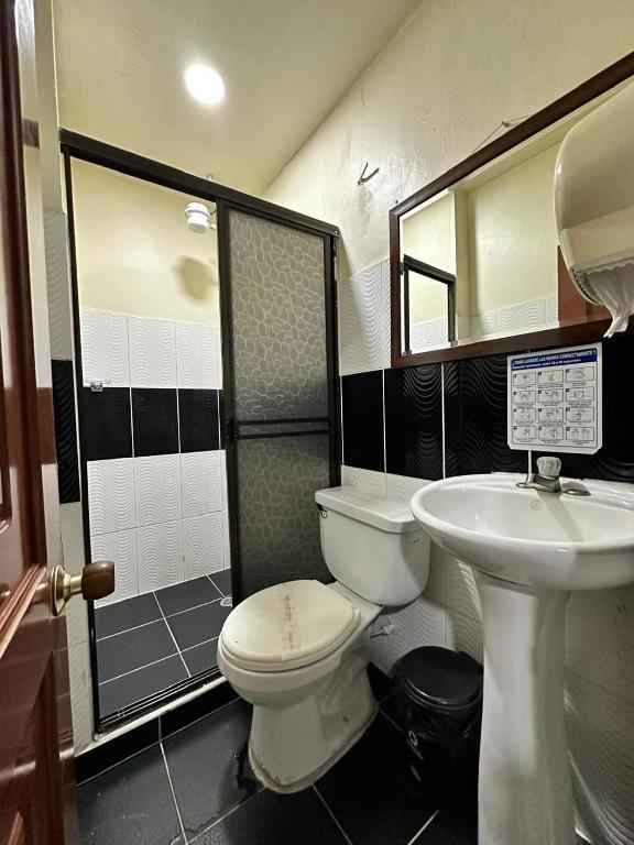 Koupelna v ubytování Hotel Plaza Real Pereira