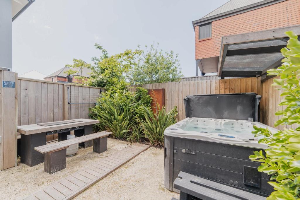 Central City Oasis - Resim 1