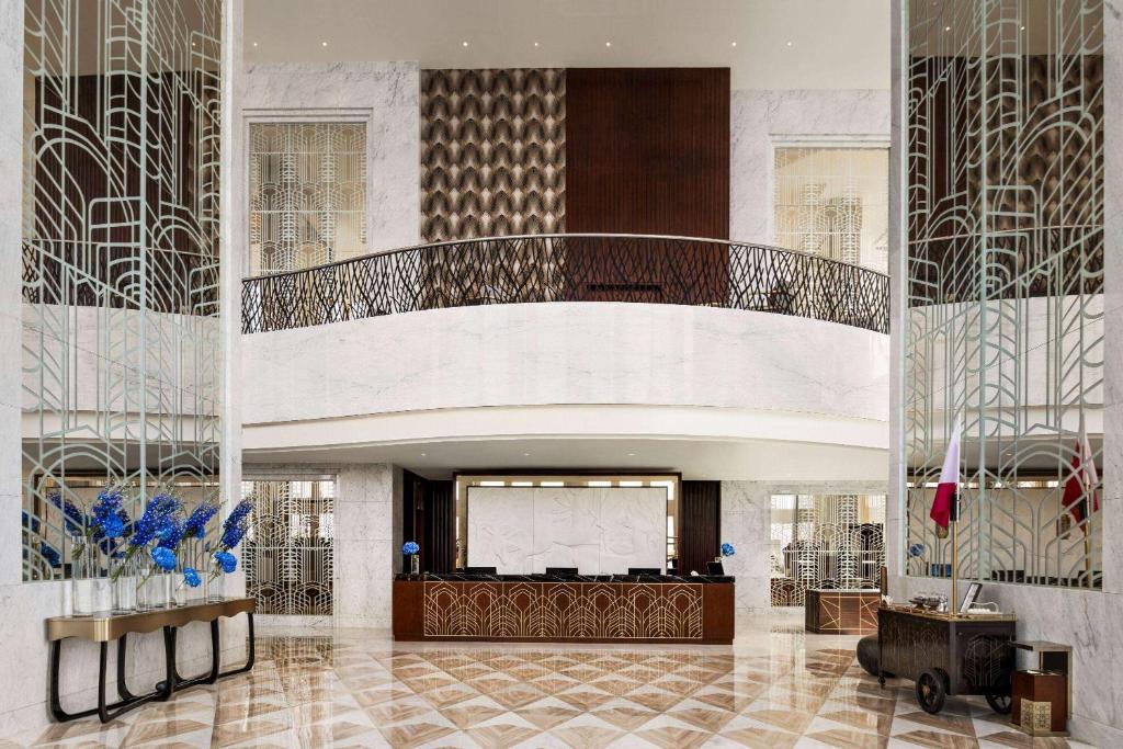 Vstupní hala nebo recepce v ubytování Wyndham Grand Doha West Bay Beach