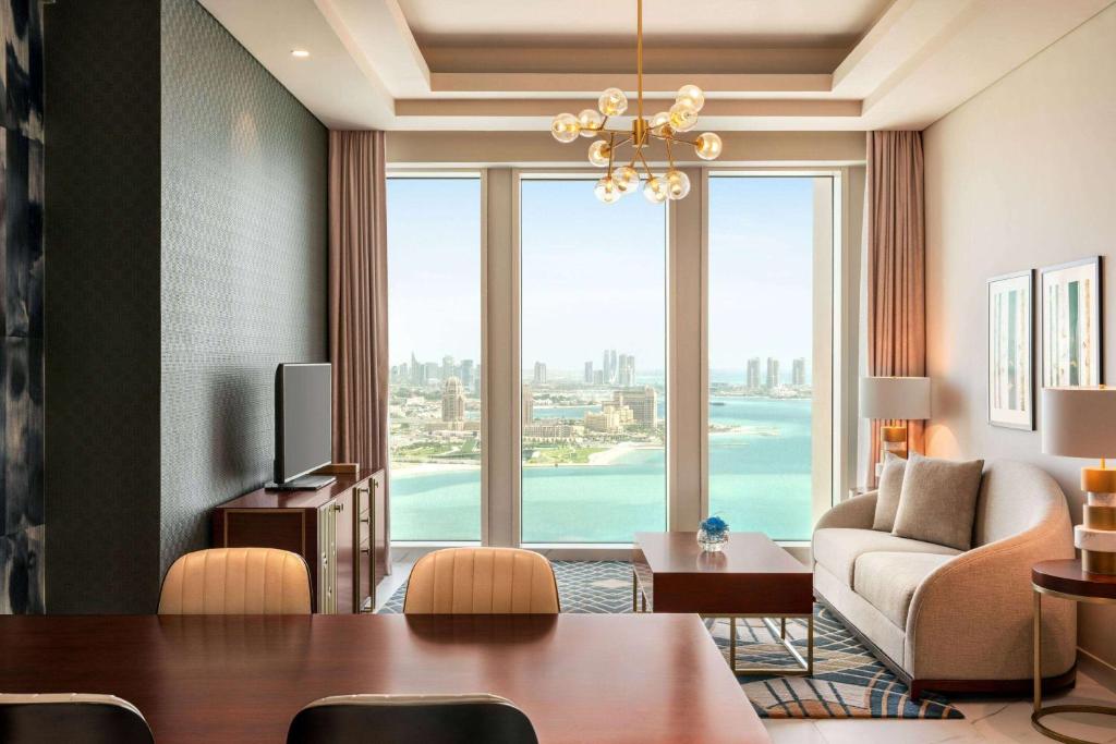 Posezení v ubytování Wyndham Grand Doha West Bay Beach