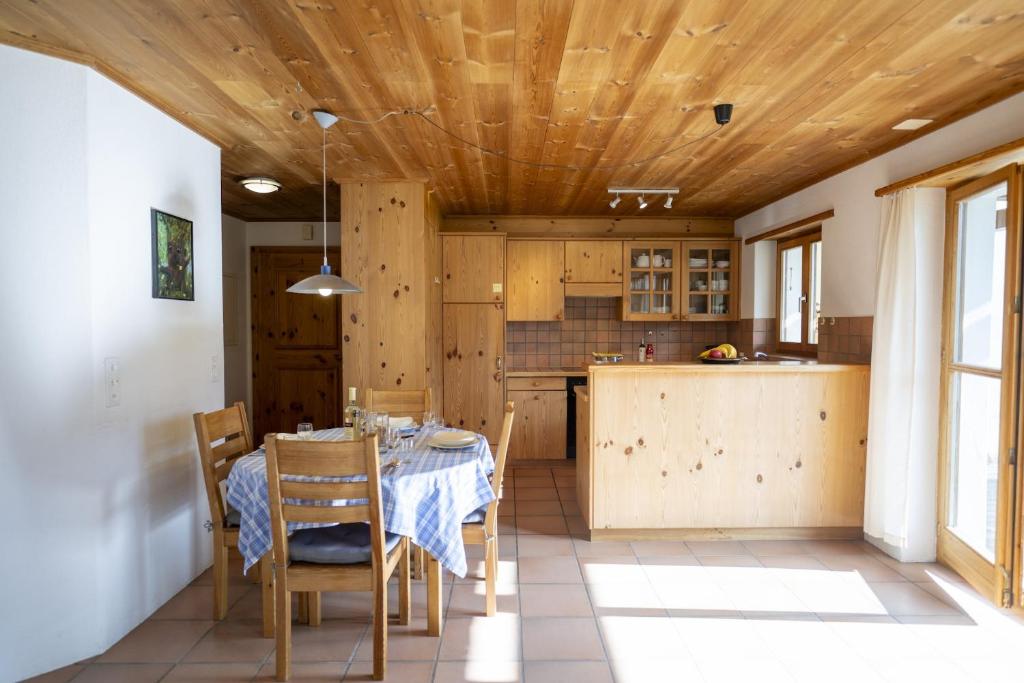 Kuchyň nebo kuchyňský kout v ubytování Chasa Val 735c