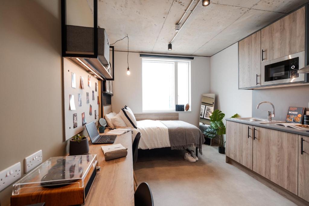 STUDENTS ONLY South London Homes - One-Bedroom Apartment