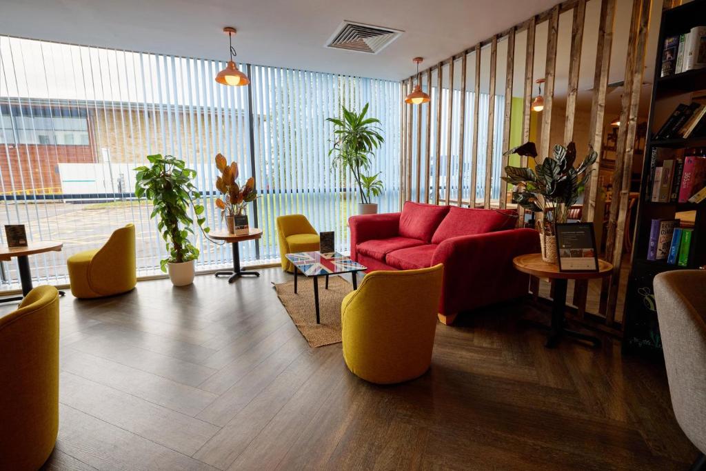 Posezení v ubytování Holiday Inn - the niu, Loom Manchester North by IHG