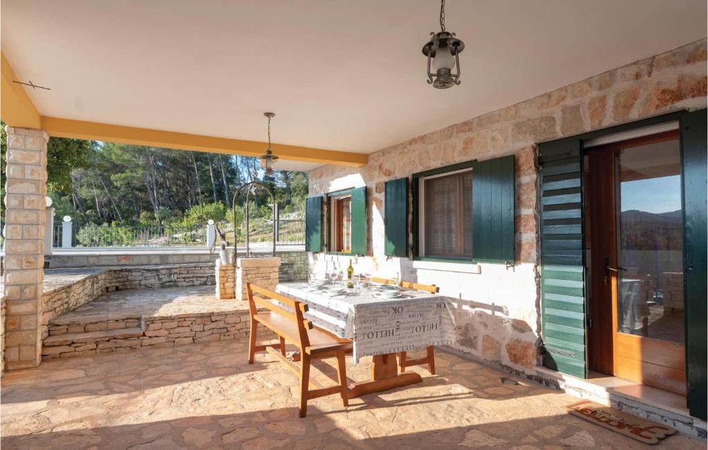 Balkon lub taras w obiekcie 3 Bedroom Nice Home In Cara