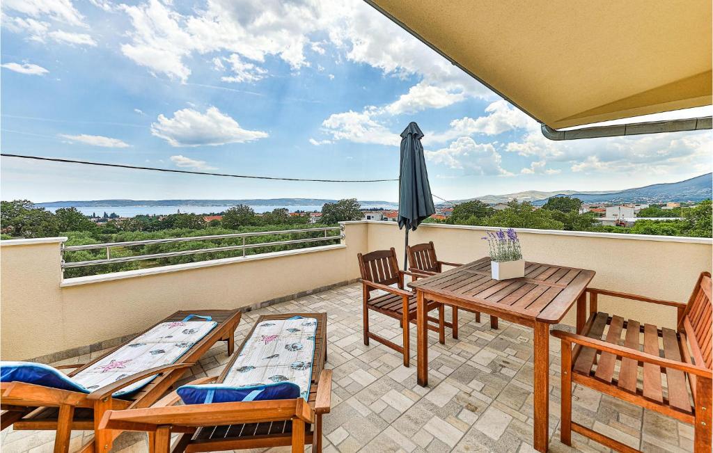 Nice Apartment In Kastel Luksic With Wifi
