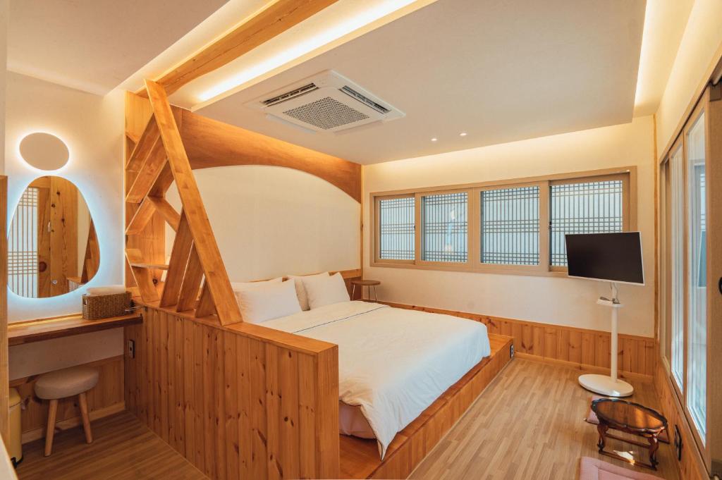 TV&#47;Unterhaltungsangebot in der Unterkunft Hanok Stay Seowa