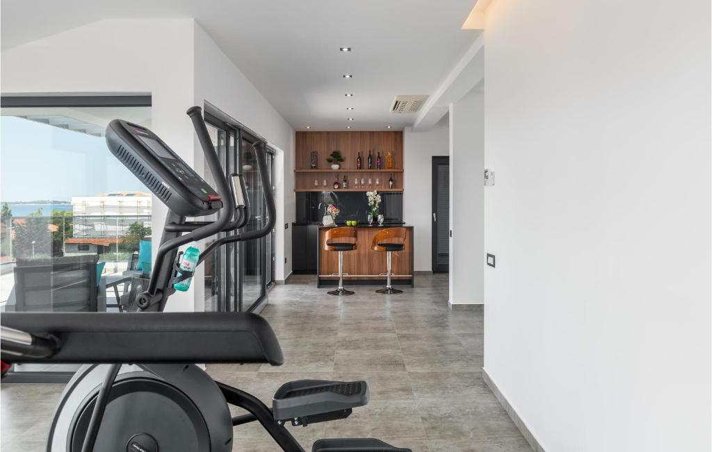 Fitness centrum a/nebo fitness zařízení v ubytování Nice Home In Fazana With House Sea View