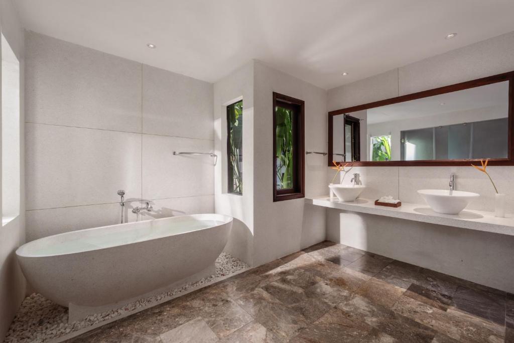 Biệt Thự 2 Phòng Ngủ Với Hồ Bơi Riêng
