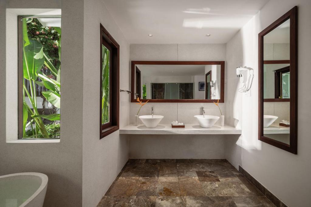 Biệt Thự 2 Phòng Ngủ Với Hồ Bơi Riêng