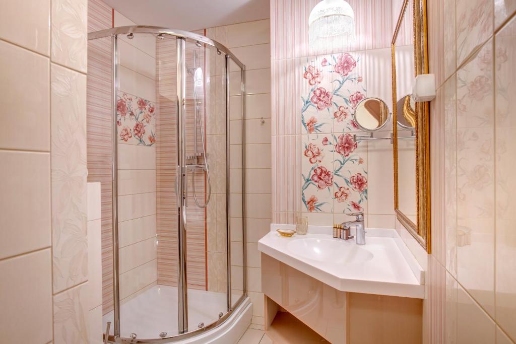 Simfonia Boutique Hotel - 经典阳台王室