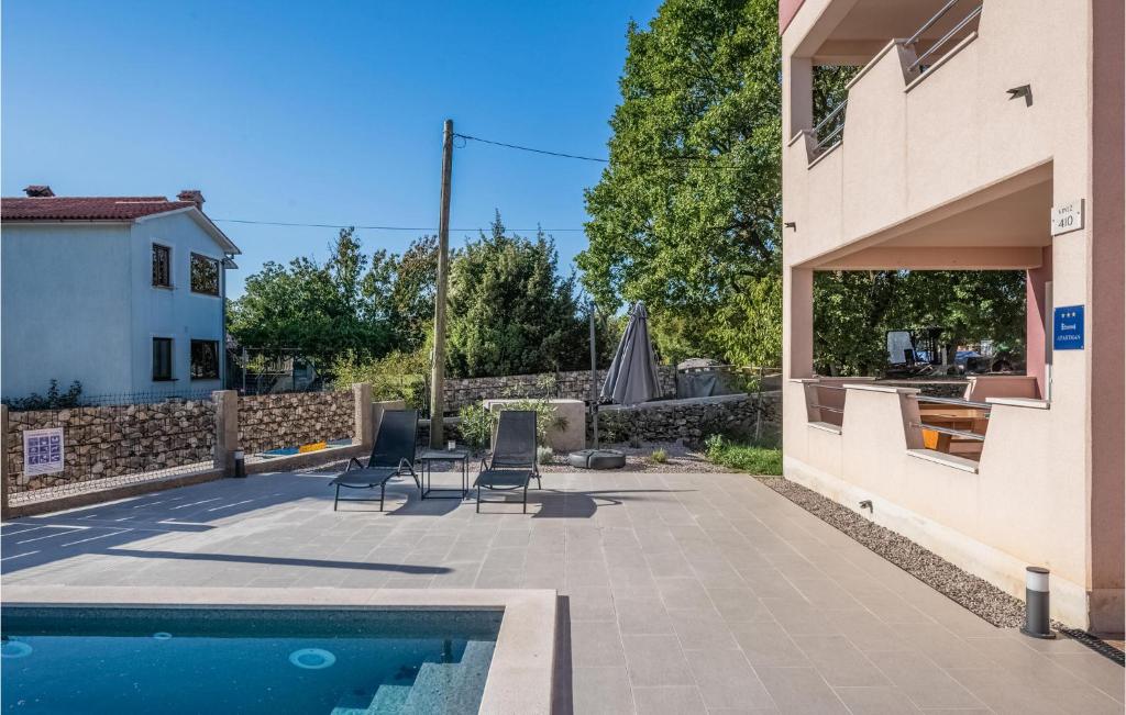 Bazén v ubytovaní 4 Bedroom Cozy Home In Labin alebo v jeho blízkosti