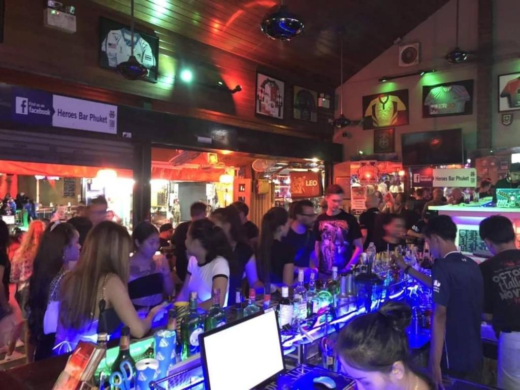 Patong Hemingways Hotel - Resim 4