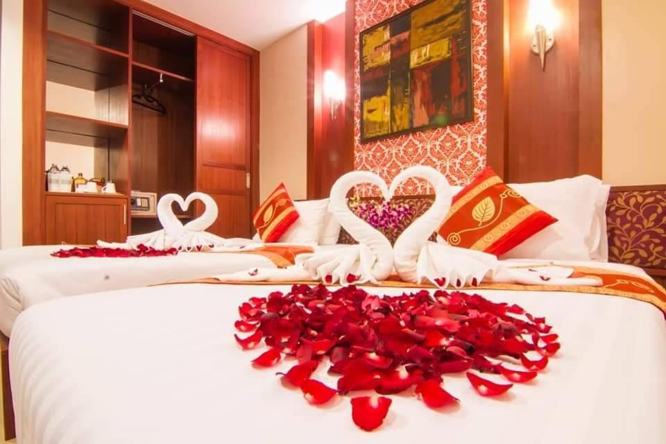 Patong Hemingways Hotel - Resim 9