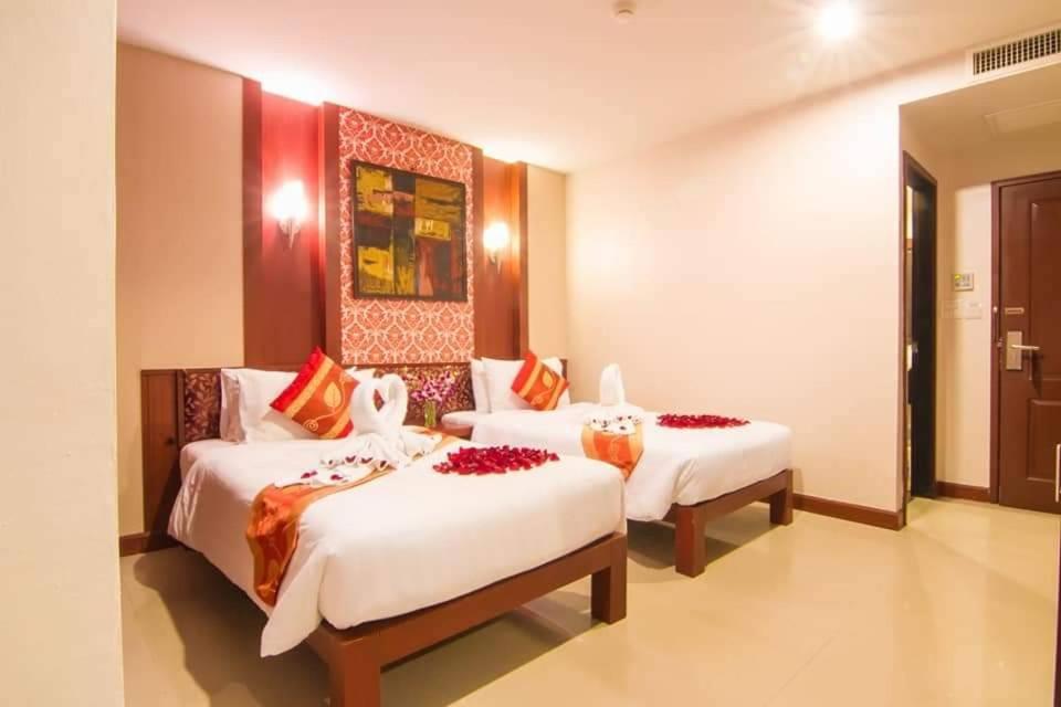 Patong Hemingways Hotel - Resim 13