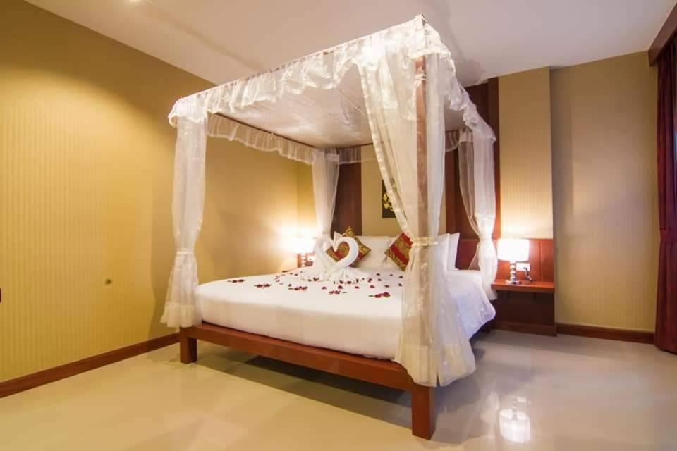 Patong Hemingways Hotel - Resim 22