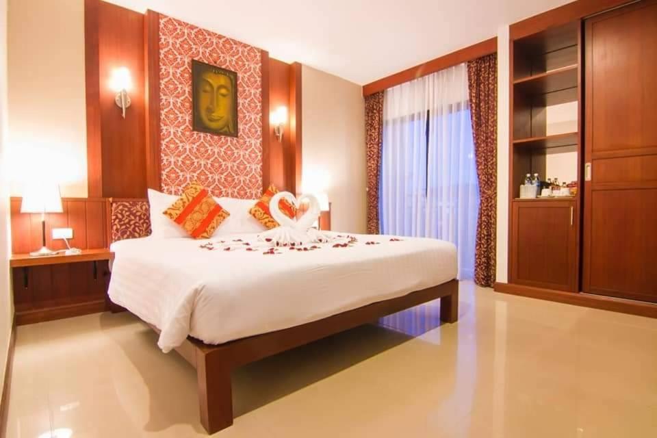 Patong Hemingways Hotel - Resim 28