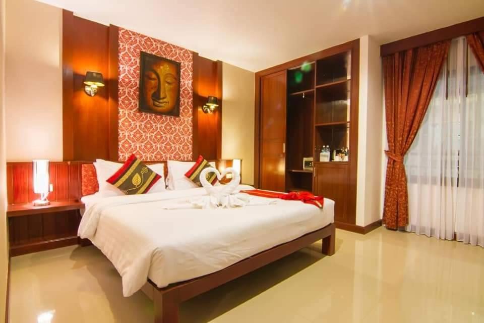 Patong Hemingways Hotel - Resim 31
