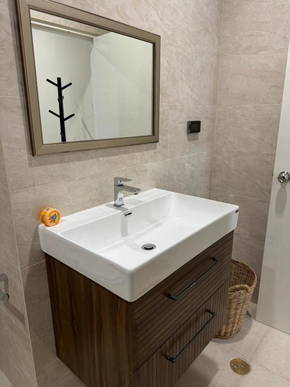 EM HOME Sukhumvit Bangkok - near Terminal 21, EM District Malls, BTS and MRT Lines - 4