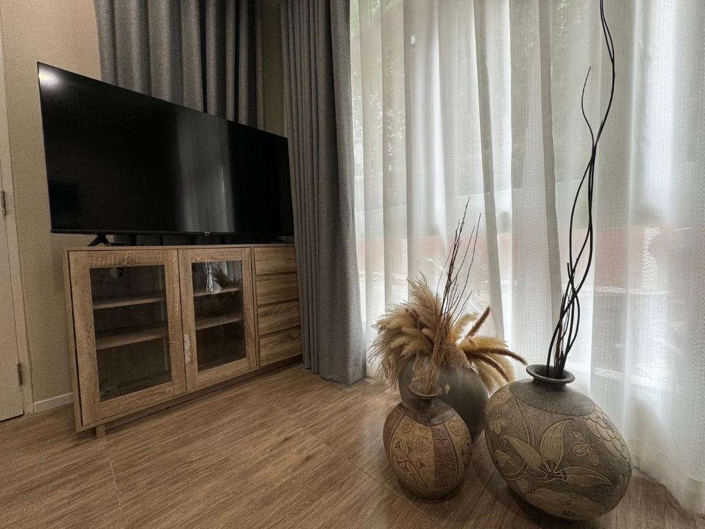 EM HOME Sukhumvit Bangkok - near Terminal 21, EM District Malls, BTS and MRT Lines - 11