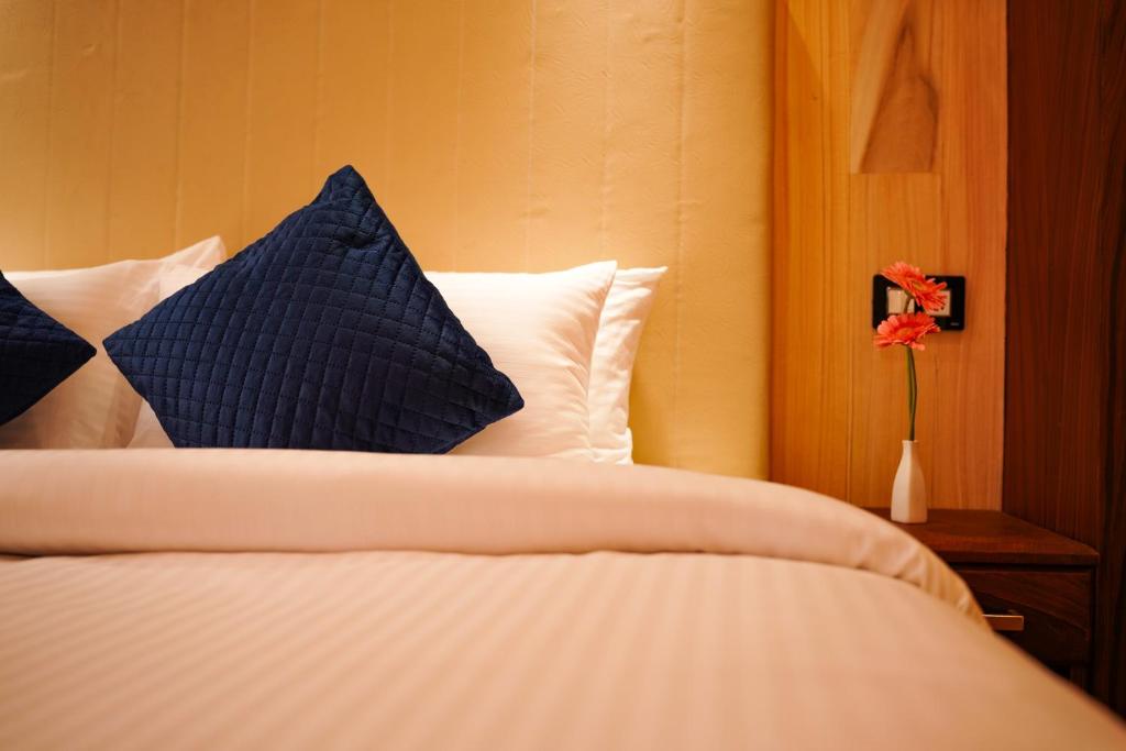 Postel nebo postele na pokoji v ubytování Space Rock Resort