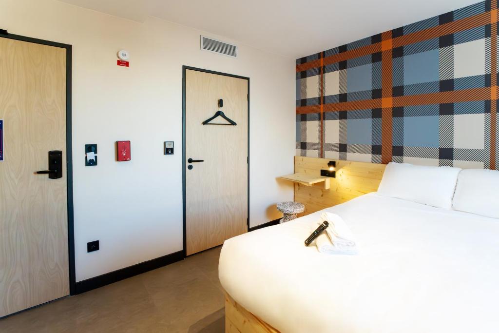 easyHotel Marseille Euromed - Resim 33