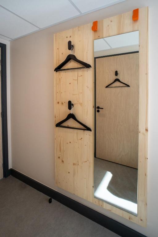 easyHotel Marseille Euromed - Resim 19