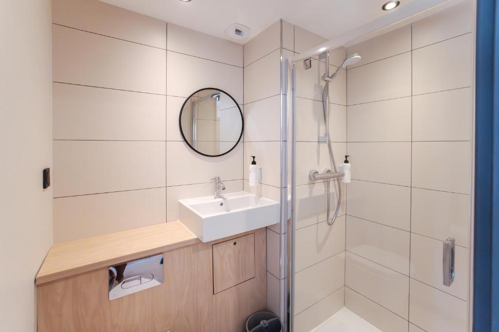 easyHotel Marseille Euromed - Resim 30