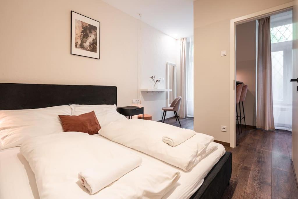 K11 - Boutique Apartments, Best Location By BQA 1075 Budapest, 11 Kazinczy utca kép - 1