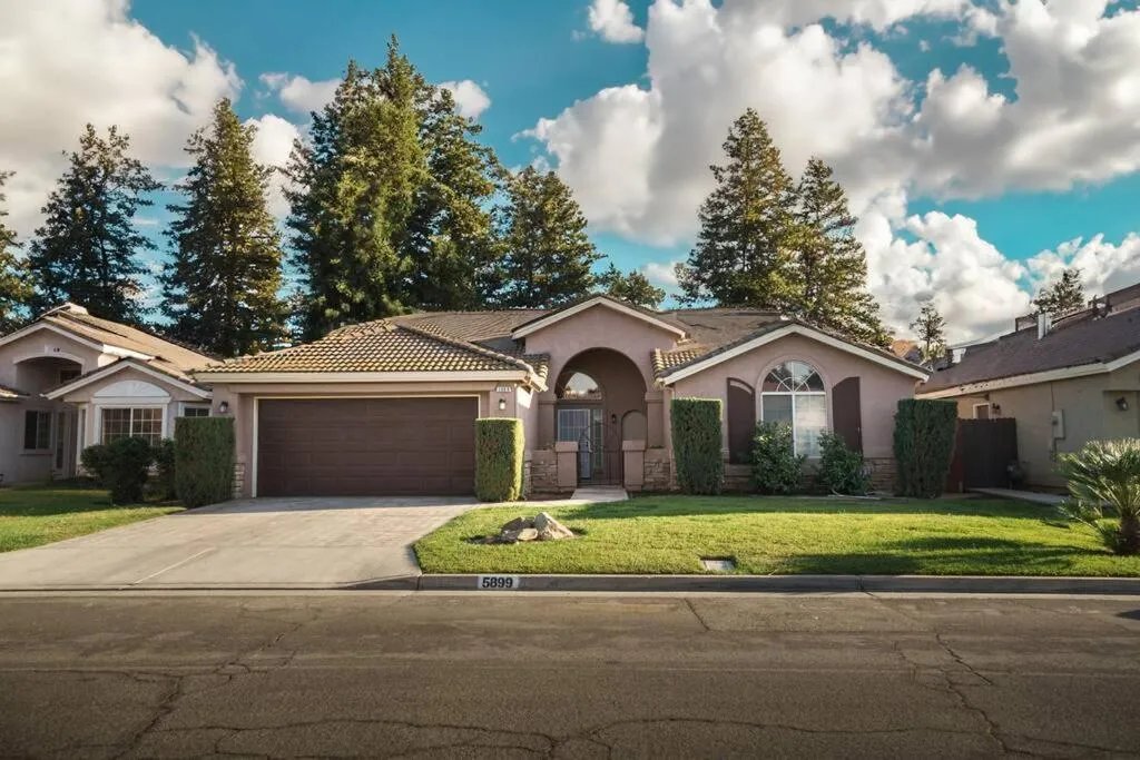 Spacious 4BR in Fresno, CA in Madera
