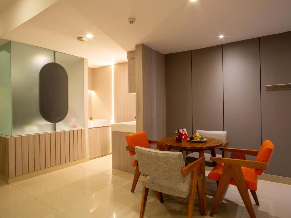 Posezení v ubytování HARRIS Hotel & Residences Riverview Kuta, Bali