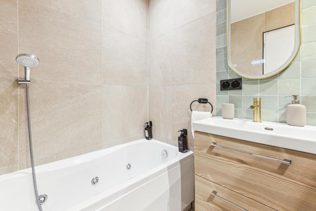 Rivages du Vieux Port - Resim 18